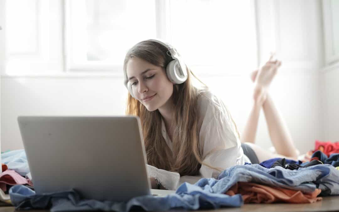 12 Signs of Burnout And How to Bounce Back Starting Now